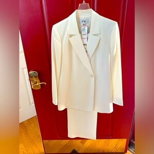 Women’s size 10 cream color suit!